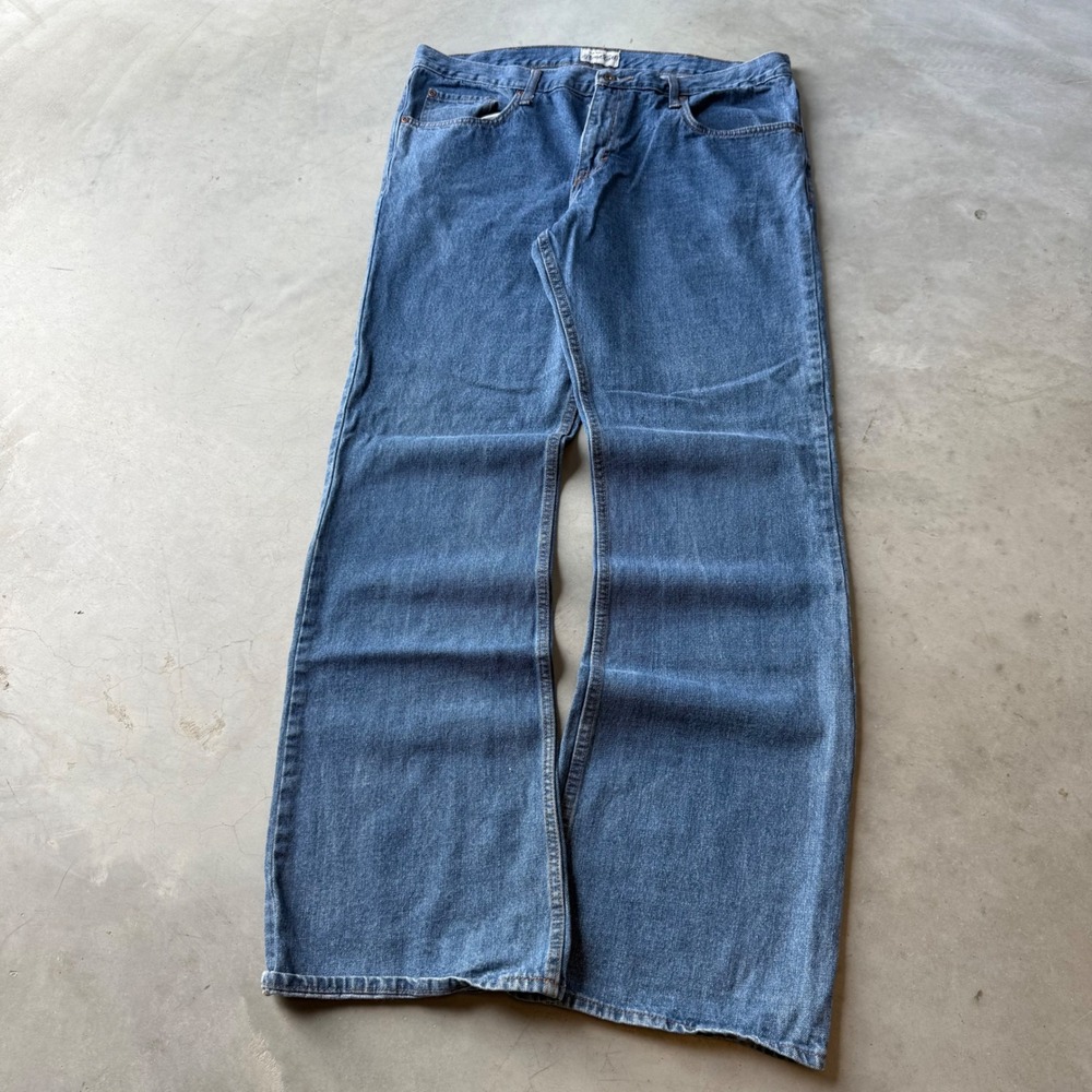 Old Navy Mens Boot Cut Jeans 38x33 Medium Wash Blue Denim Pants 5-Pocket Classic